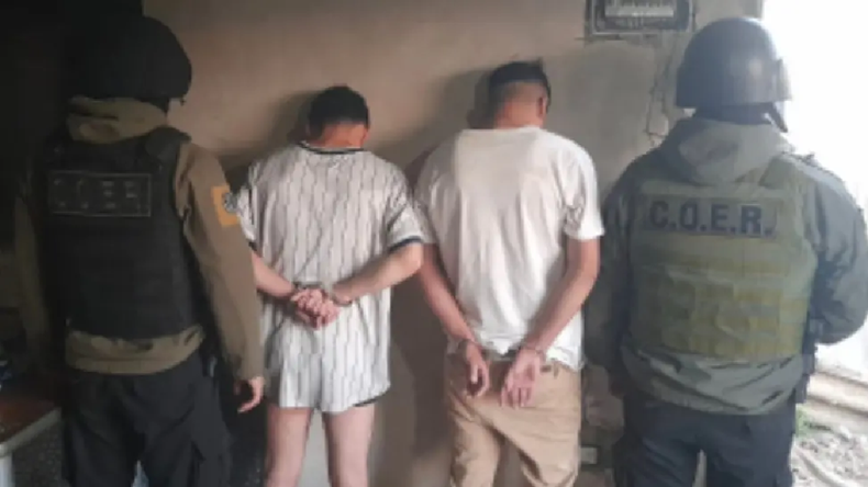 La investigación continúa para localizar al segundo implicado en el tiroteo, identificado como Tomás Nahuelpán, quien permanece prófugo.