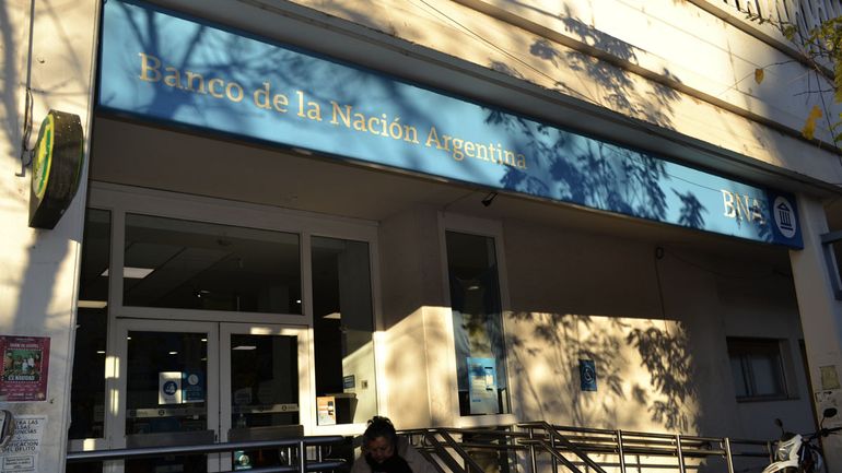 El 6 de noviembre se celebra el Día del Empleado Bancario en Argentina.