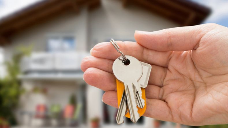 La casa propia cada vez más lejos: ¿Cuántos años necesita trabajar un argentino para comprar una?