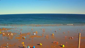 disfruta de las grutas en vivo y tentate: instalaron una camara para ver la playa por streaming