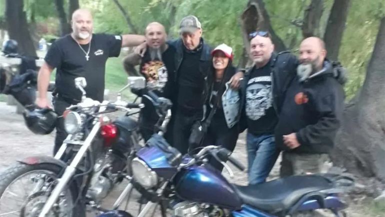 Chizzo de La Renga pasó por el Valle Medio y prometió volver.