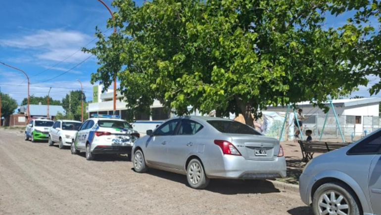 Un alumnos de la ESRN 161 de Cipolletti amenazó a otro con un arma de juguete en la clase de educación física.