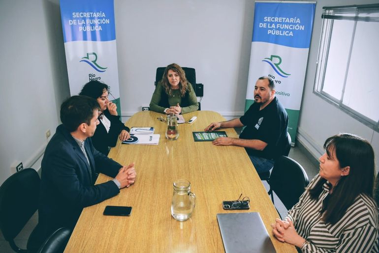 La propuesta consiste en incrementos para el bimestre octubre-noviembre y sumas fijas.