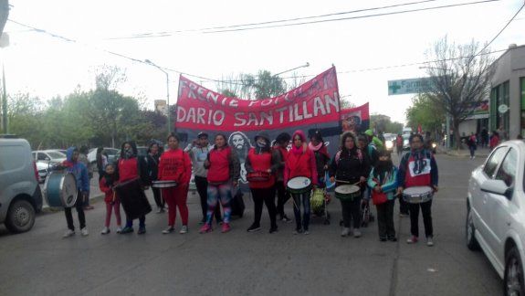 Mujeres cipoleñas marcharon bajo  la lluvia a favor  del aborto legal