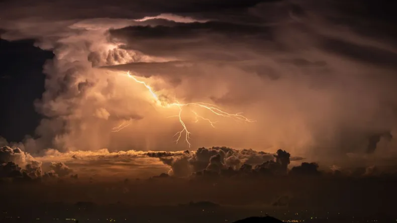 Alerta por tormentas y vientos fuertes en 19 provincias: preocupación por el pronóstico en Bahía Blanca
