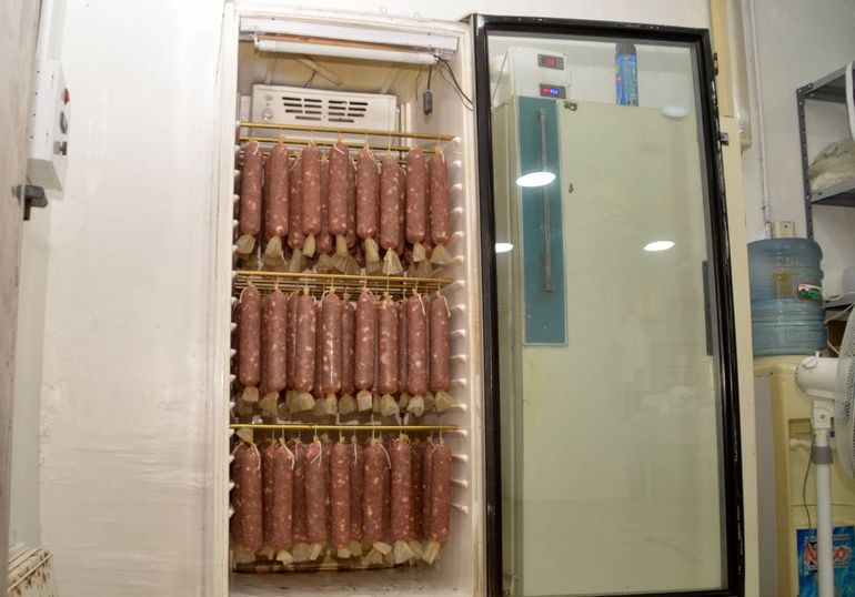 Gran producción de fiambres artesanales en la chacra cipoleña.