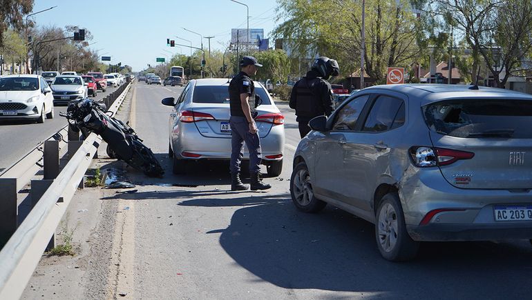 Violento choque en la avenida Mosconi en Neuquén