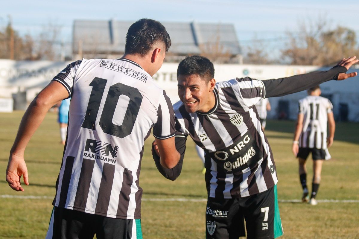 Cipolletti le ganó a Rincón y se metió entre los primeros cinco de la zona A. Fotos: Anahí Cárdena&nbsp;
