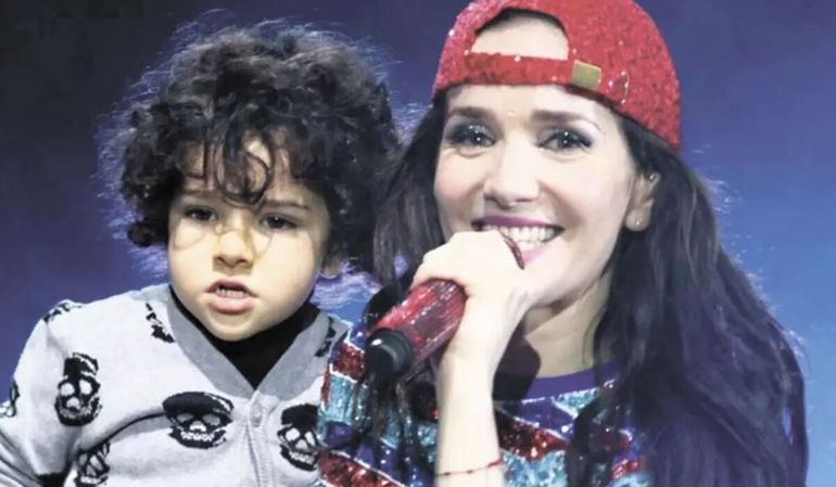 Natalia Oreiro y su hijo.