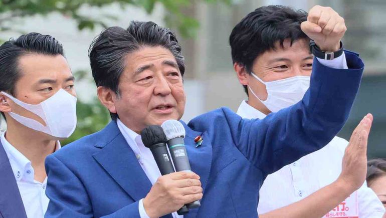 Matan a balazos al ex primer ministro japonés Shinzo Abe en un acto de campaña