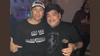 atr: maradona fue ovacionado en el show de damas gratis