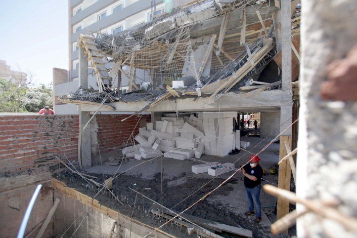 Un vecino dijo que el edificio de UPCN tuvo otros derrumbes antes