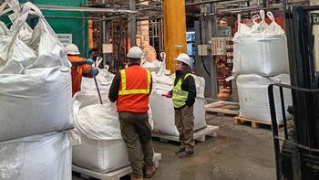La minera Calcatreu realiza su tercera exportación de oro y plata desde Río Negro. La minera Calcatreu realiza su tercera exportación de oro y plata desde Río Negro.