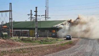 grave: un incendio en el epen de centenario dejo sin luz a ciudades enteras