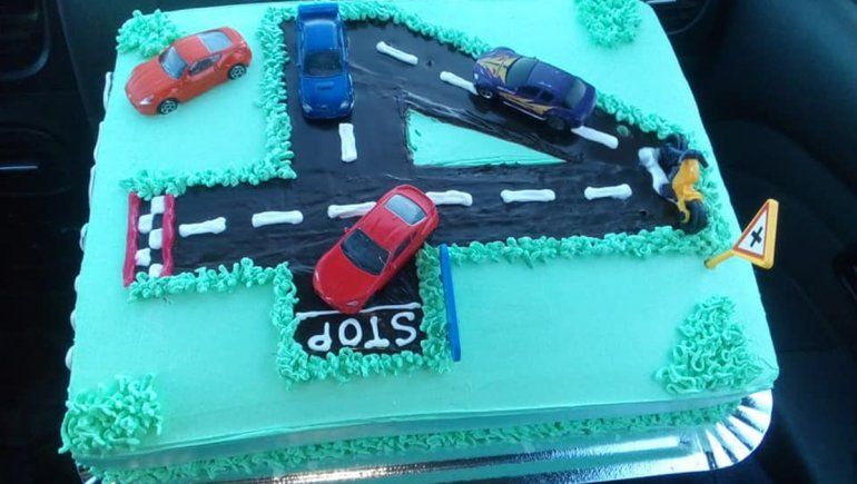 Inspectores de Tránsito sorprendieron a un nene de cuatro años en su cumpleaños