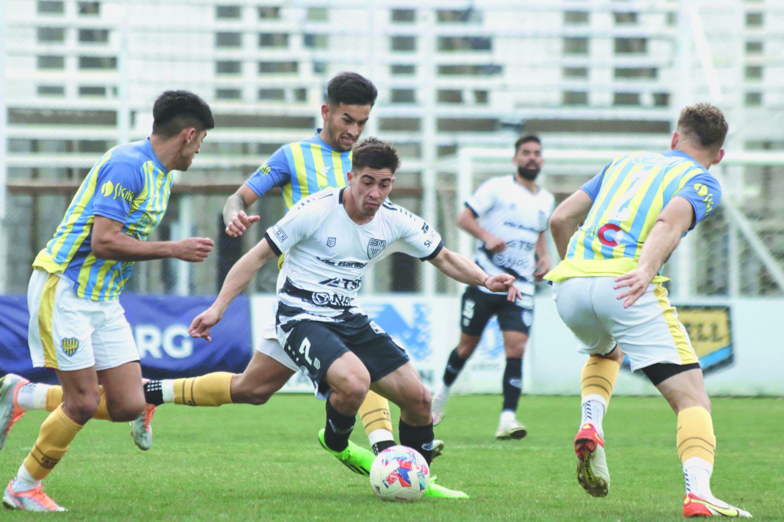 El Rayo Pettineroli tiene la banca del hincha de Cipolletti.