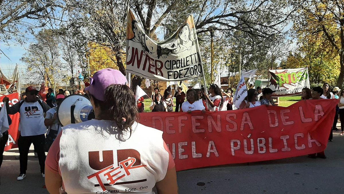 Unter anunicó que no incian las clases. Declaró insuficiente el ofrecimiento del gobierno.&nbsp;