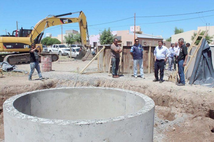 Apertura de sobres para la obra de red cloacal en Río Colorado