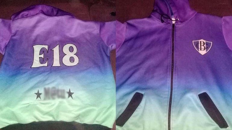 Se olvidó la campera de egresados en una plaza y viralizaron su búsqueda en las redes