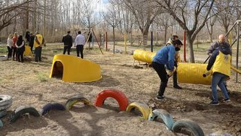 los presos que fabrican juegos infantiles para las plazas los presos que fabrican juegos infantiles para las plazas