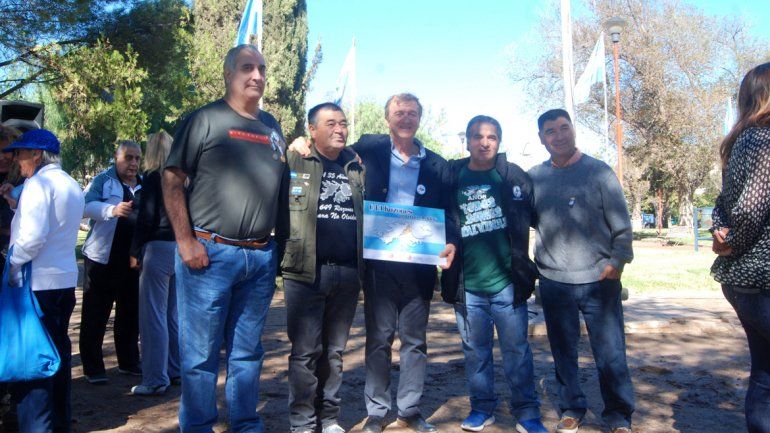 Tortoriello encabezó el acto en la plaza Islas Malvinas