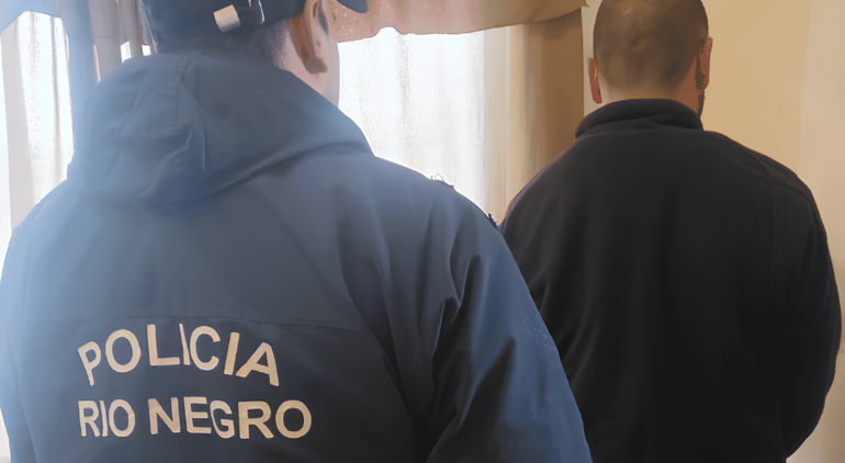 El hombre fue detenido por un grave caso de violencia de género. Su pareja denunció que la roció con combustible. Lo acusan de intento de femicidio. 