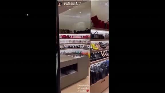 Wanda Nara extraña su vestidor de la casa de Milán.