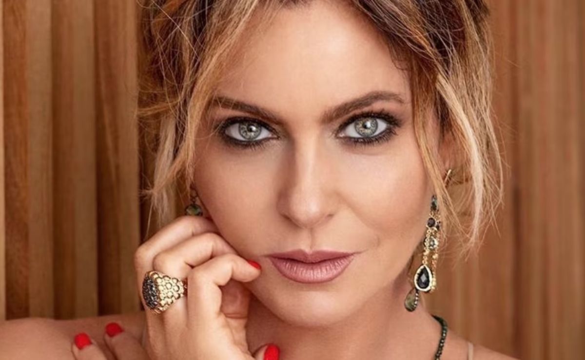 Gracias a sus rutinas de skin care, Karina mantiene su piel ideal.