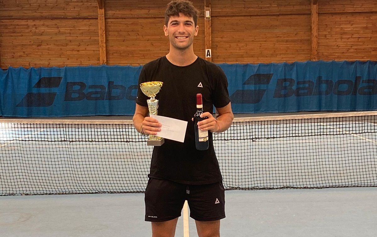 Ezequiel Fagotti, de Cipolletti a Europa, de la mano del tenis.
