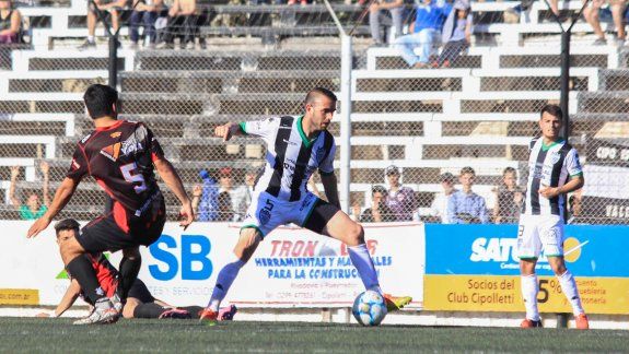 Vilce jugó de 5 clásico y aunque falló el penal, pudo convertir en el rebote para el empate de Cipo en La Visera.