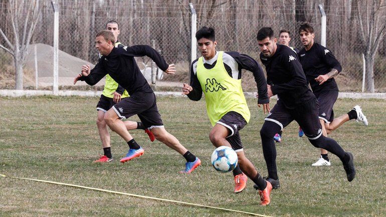 Coria y Romero vuelven al once inicial del Albinegro