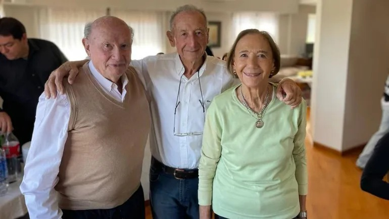 Cacho Rosauer junto a su hermano Roberto. Cacho Rosauer junto a su hermano Roberto.