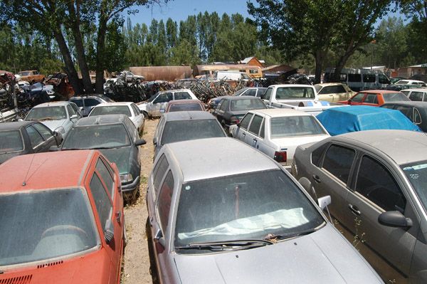 La Fiscalía confirmó los allanamientos por irregularidades con un auto bajo custodia de la Policía.