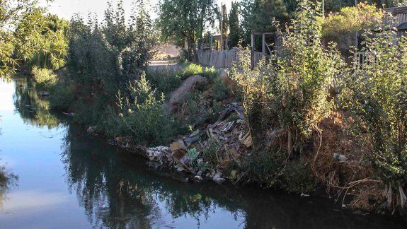 Acuerdo entre los regantes y el intendente por los canales