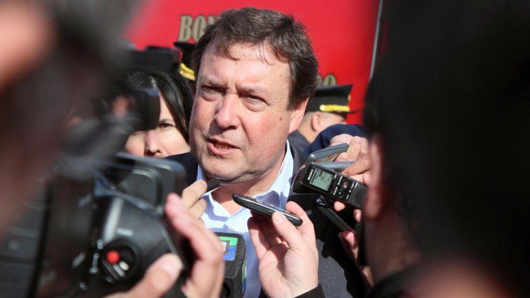 El gobernador Alberto Weretilneck analizó la situación de los productores tras el impactante frutazo en Plaza de Mayo.
