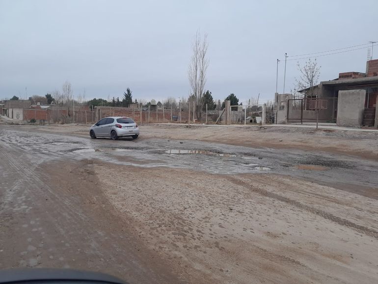 Quejas por el mal estado de la Avenida del Trabajador