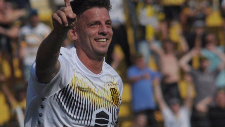 Olimpo intimó al delantero Lenci por romper el aislamiento