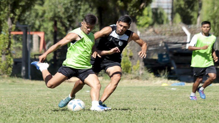 Silva en la marca. El 5 fue uno de los tres cortados por el DT Raggio.