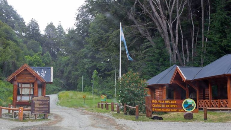 Cuatro ladrones se llevaron un botín millonario de Parques Nacionales.