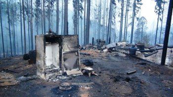 incendios intencionales en la comarca: buscan un auto blanco