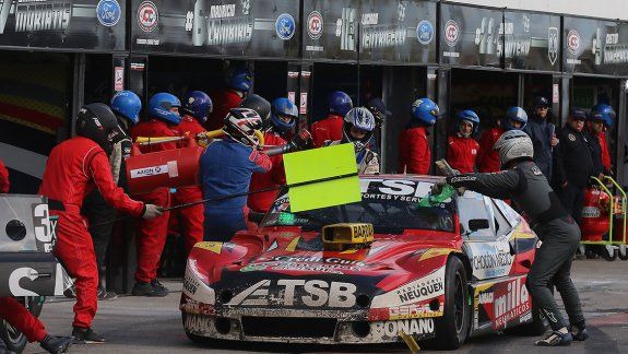 Urcera en boxes. El cipoleño corrió junto a Altuna y Della Motta y batalló hasta el final.&nbsp;