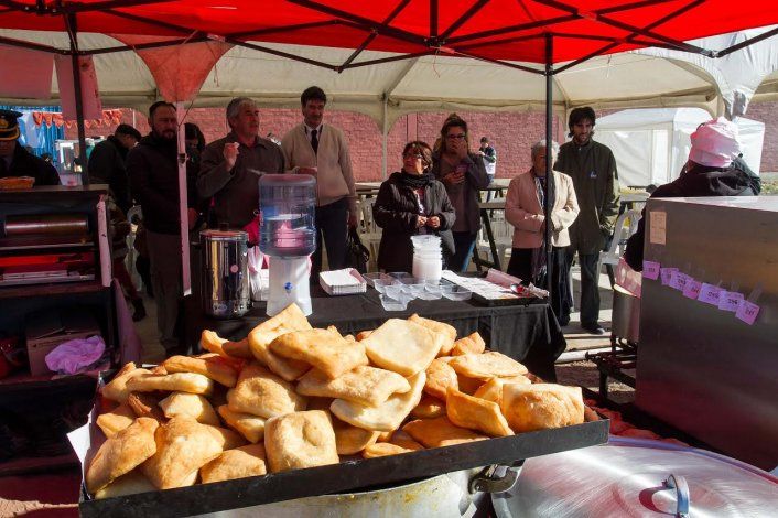 Así se celebró el 25 de Mayo en el Estadio Municipal de Cipo
