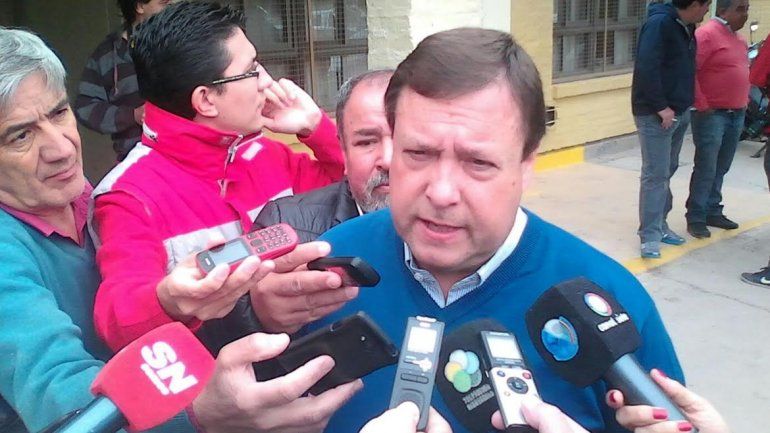 El gobernador de Río Negro emitió su voto esta mañana. Esperará los resultados en Viedma.&nbsp;