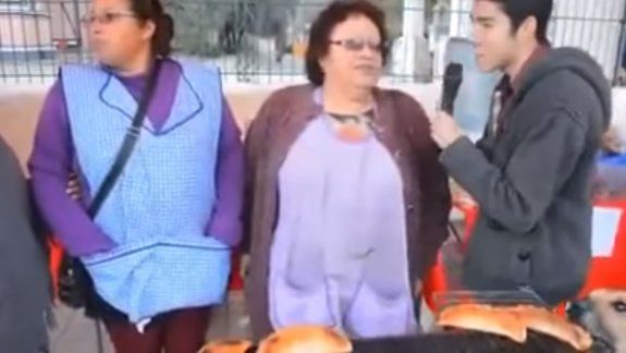 Un perro astuto se robó una empanada en vivo 