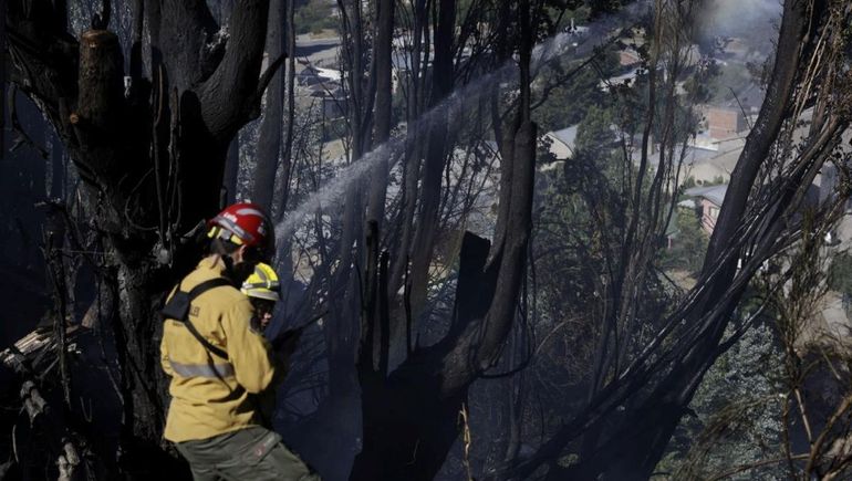 El riesgo de incendios cintunúa siendo alto en Río Negro.