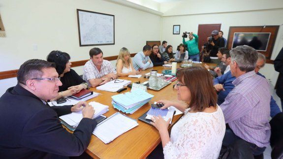 Los docentes rionegrinos pidieron adelantar la paritaria salarial 