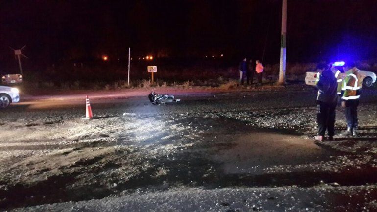 Un motociclista borracho chocó contra un auto en la Ruta 65