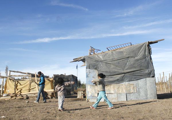 Apoyo a la comuna por tomas