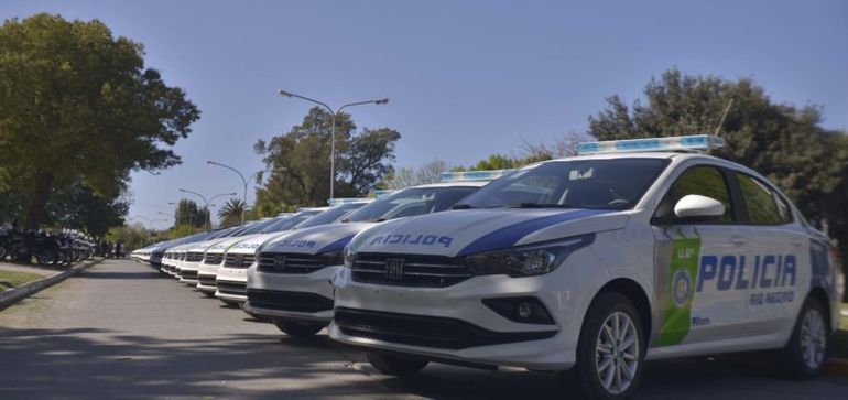 Seis patrulleros y una moto llegan a las unidades policiales de Cipolletti. Foto: prensa provincia