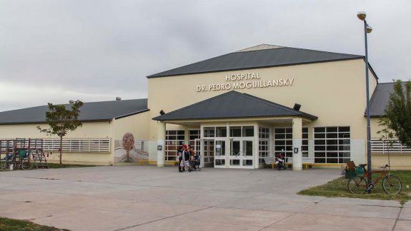 Los trabajadores del nosocomio local están divididos por una triste puja de pobres contra pobres. ATE quiere frenar algo que considera un malentendido.